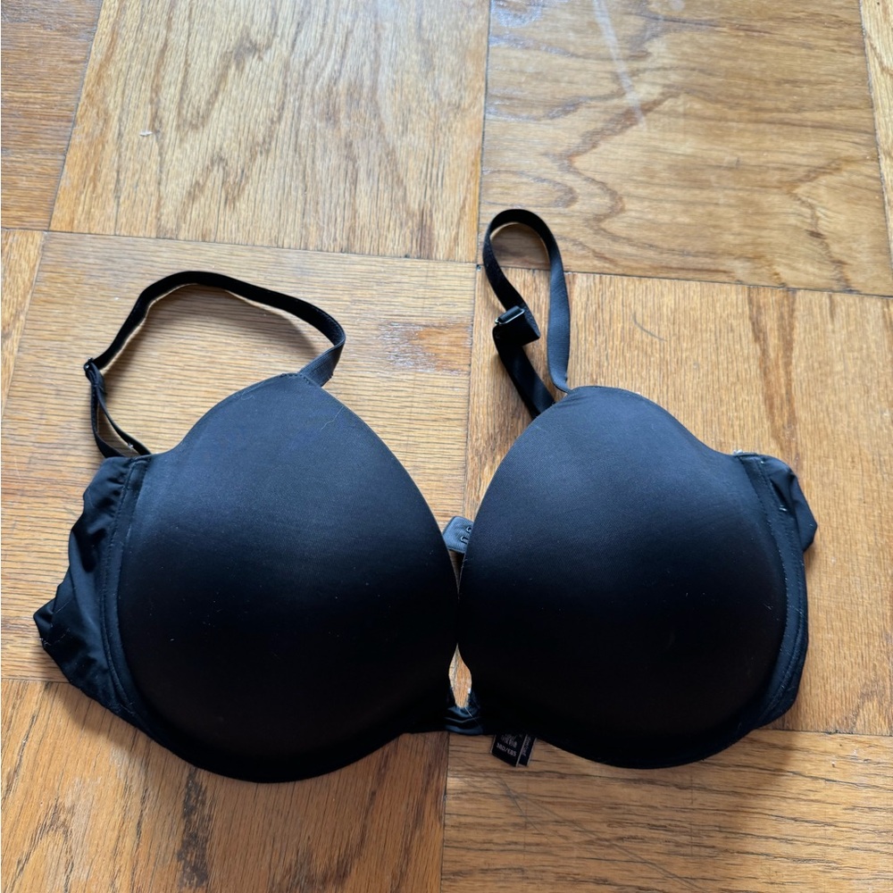 38D - Victoria’s Secret black push up plunge bra